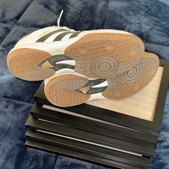 Athletic shoes. Black and white. NOTSAMBAS. Size 8.5 - Picture 5 of 10